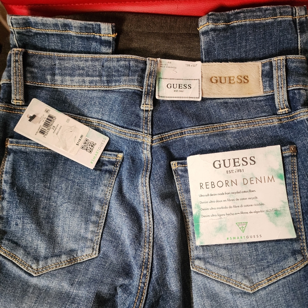 GUESS Sexy Curve Skinny Mid-Rise Distressed Jeans
